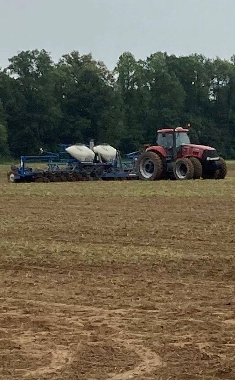 Ullin neighbors help plant soybeans for farmer diagnosed with cancer